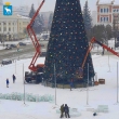 На площадь им. В.И. Ленина завезли лед для изготовления фигур